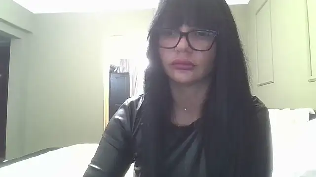 Snapshot of Ella_sweety00 chatting on June 10, 6:42 pm Ella sweety00 online show from June 10, 6:42 pm