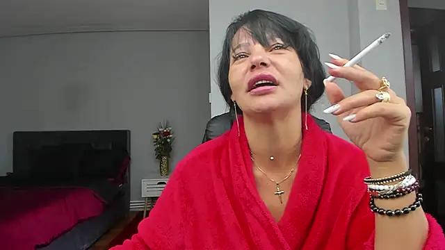 Snapshot of Ella_sweety00 chatting on October 10, 9:32 am Ella sweety00 online show from October 10, 9:32 am