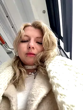 EveLittleSinner online show from October 22, 9:09 am