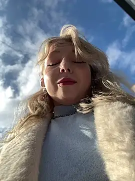 EveLittleSinner online show from October 7, 8:48 am