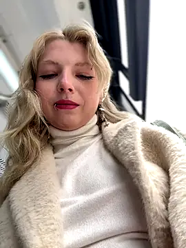 EveLittleSinner online show from October 12, 8:48 am