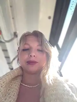 EveLittleSinner online show from September 30, 8:53 am