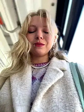 EveLittleSinner online show from October 17, 9:56 am