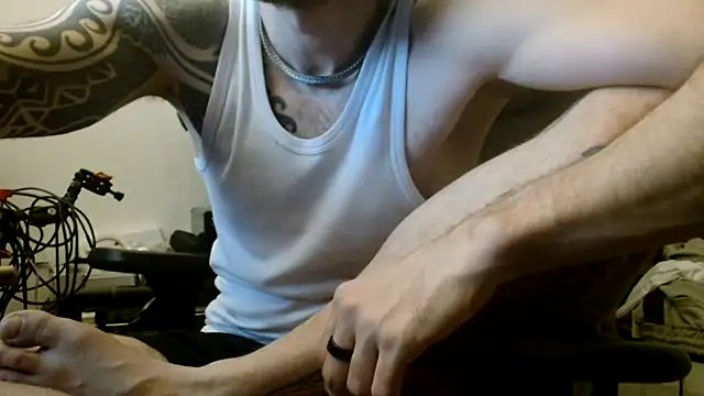 Snapshot of th1_ chatting on May 27, 1:57 am th1 online show from May 27, 1:57 am