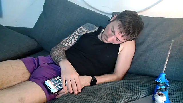 th1  online show from April 4, 3:29 pm