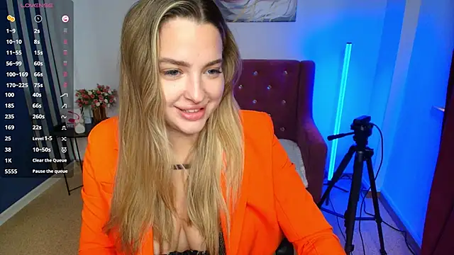Snapshot of Emma__Ross chatting on June 22, 2:06 am Emma Ross online show from June 22, 2:06 am