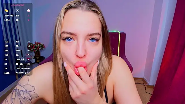 Emma  Ross online show from April 15, 1:22 am