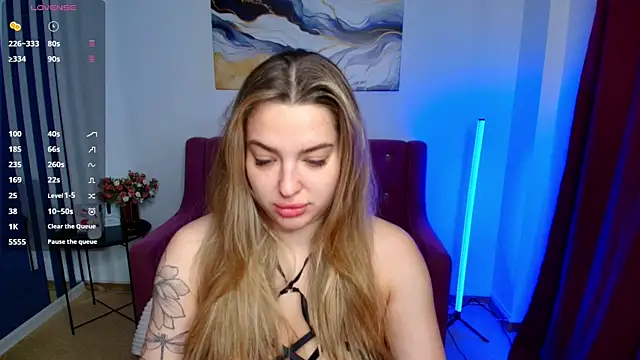 Emma  Ross online show from May 26, 1:58 am