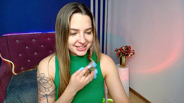 Emma  Ross online show from March 5, 2:19 am