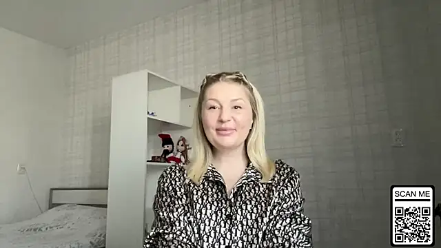 Blondie xoxoxo online show from March 6, 9:26 am