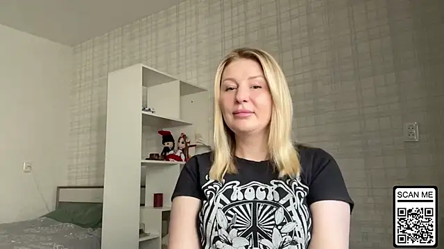 Blondie xoxoxo online show from March 7, 1:16 pm