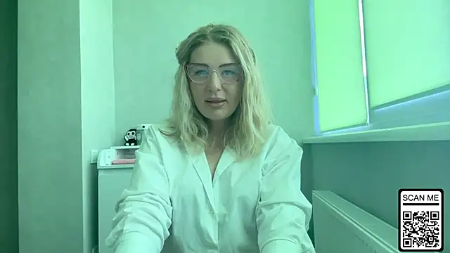 Snapshot of Blondie_xoxoxo chatting on July 12, 10:16 am Blondie xoxoxo online show from July 12, 10:16 am