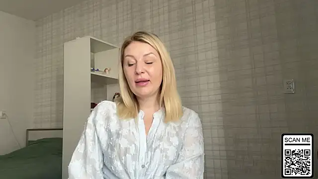 Blondie xoxoxo online show from February 17, 8:22 am