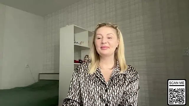 Blondie xoxoxo online show from February 18, 9:17 am