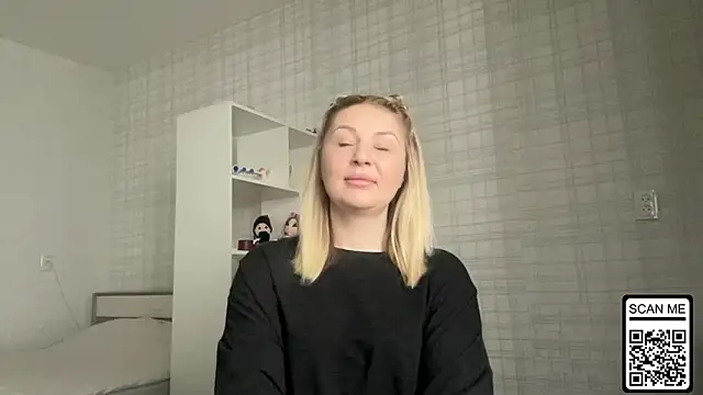 Blondie xoxoxo online show from February 11, 8:36 am