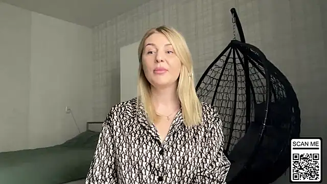 Blondie xoxoxo online show from April 3, 12:22 pm