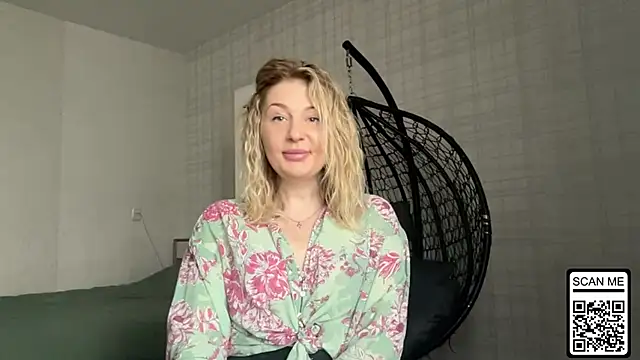 Blondie xoxoxo online show from April 13, 9:46 am