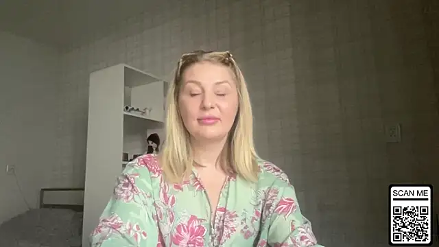 Blondie xoxoxo online show from February 6, 1:29 pm