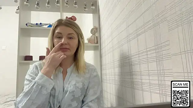 Blondie xoxoxo online show from January 10, 12:33 pm