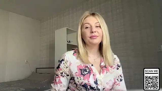 Blondie xoxoxo online show from March 22, 7:10 am