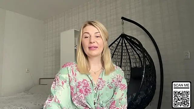 Blondie xoxoxo online show from March 26, 10:35 am