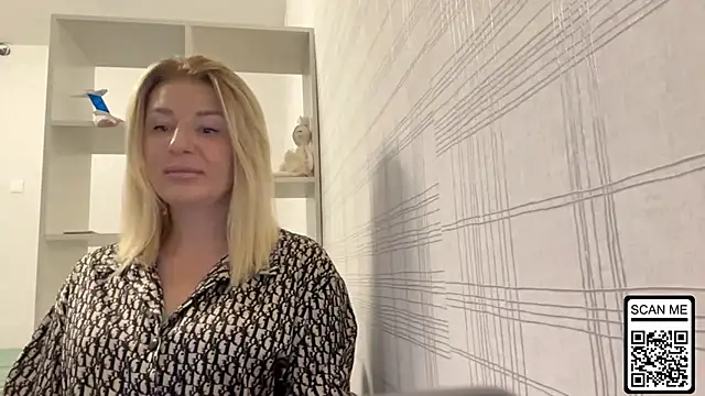 Snapshot of Blondie_xoxoxo chatting on October 14, 6:58 am Blondie xoxoxo online show from October 14, 6:58 am