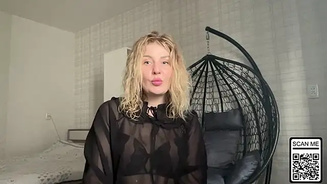 Blondie xoxoxo online show from March 24, 1:11 pm