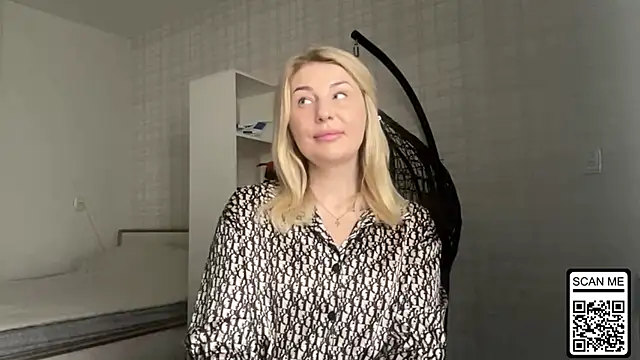 Blondie xoxoxo online show from March 30, 8:38 am