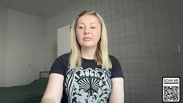 Blondie xoxoxo online show from March 12, 6:50 am