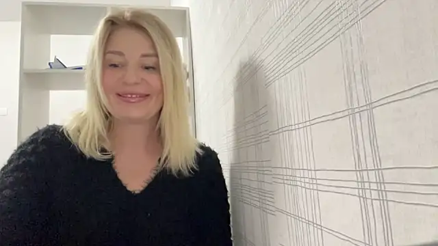 Snapshot of Blondie_xoxoxo chatting on September 26, 10:55 am Blondie xoxoxo online show from September 26, 10:55 am