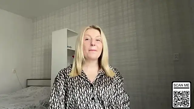 Blondie xoxoxo online show from March 3, 9:49 am