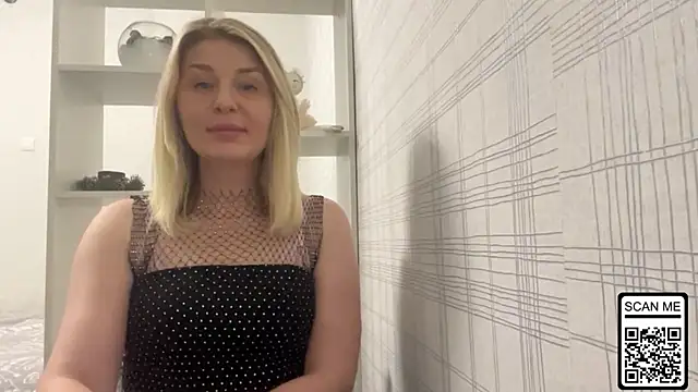 Snapshot of Blondie_xoxoxo chatting on November 21, 2:05 pm Blondie xoxoxo online show from November 21, 2:05 pm