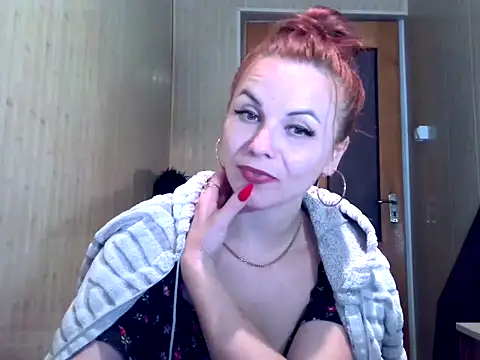 Snapshot of Kisa26311 chatting on September 30, 12:44 pm Kisa26311 online show from September 30, 12:44 pm