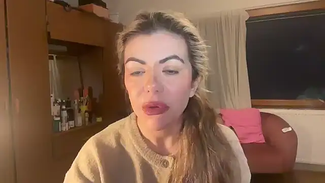 princess17 online show from March 2, 9:00 pm