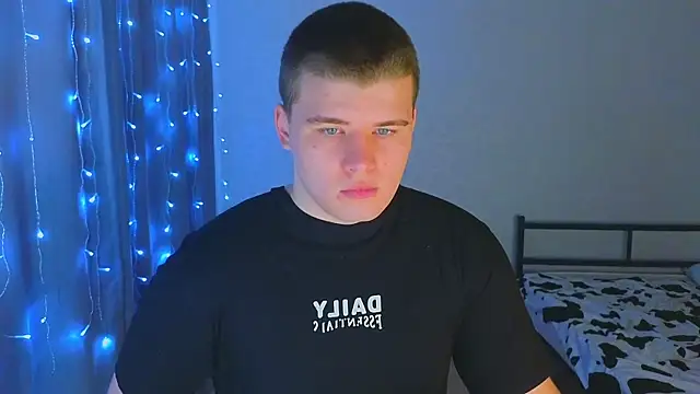 kittenmurr online show from November 27, 4:35 am