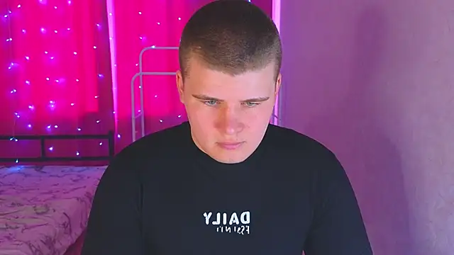 kittenmurr online show from April 15, 9:37 am