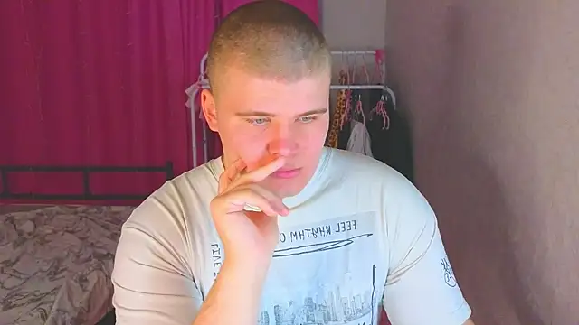 kittenmurr online show from March 26, 8:18 pm