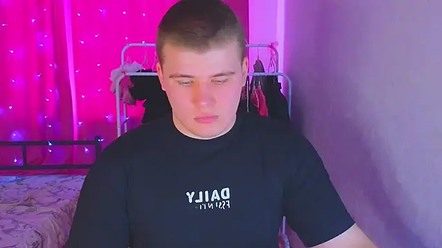 Snapshot of kittenmurr chatting on March 3, 9:16 am kittenmurr online show from March 3, 9:16 am