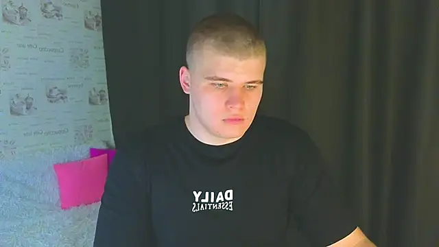 kittenmurr online show from September 20, 9:31 pm