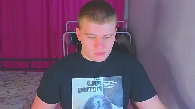 Snapshot of kittenmurr chatting on February 12, 5:02 pm kittenmurr online show from February 12, 5:02 pm