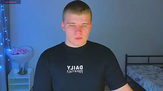 kittenmurr online show from November 4, 9:40 pm