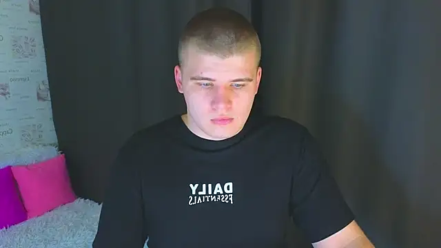 kittenmurr online show from October 7, 3:57 pm