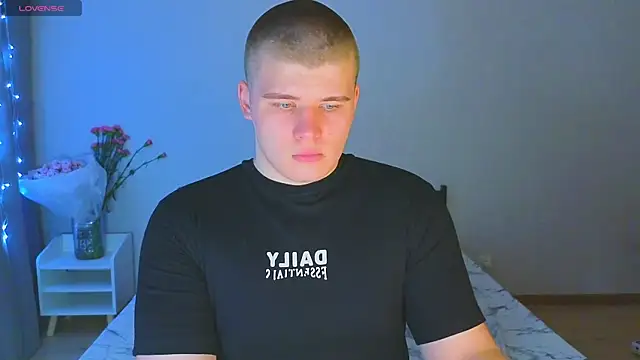 kittenmurr online show from November 10, 7:19 pm