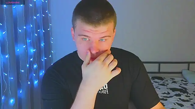 kittenmurr online show from November 23, 2:10 am