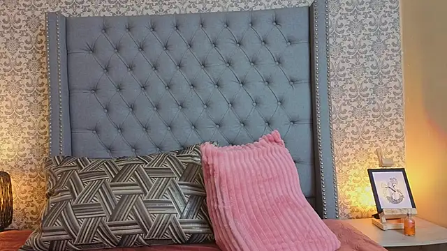 Abby roussee online show from February 7, 9:56 pm