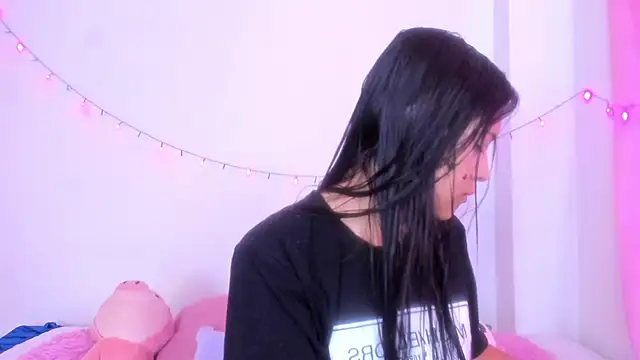 Snapshot of Abby_roussee chatting on October 13, 2:07 pm Abby roussee online show from October 13, 2:07 pm