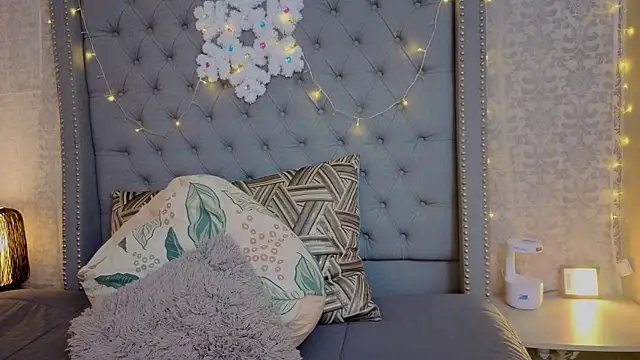 Abby roussee online show from December 22, 9:48 pm