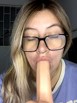 Blair Bunnyy online show from October 25, 4:33 am