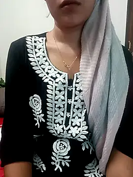 Snapshot of Cutie_Shruti chatting on September 25, 10:10 am Cutie Shruti online show from September 25, 10:10 am