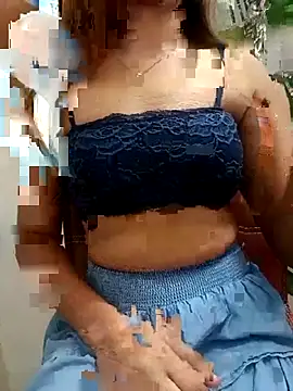 Snapshot of Cutie_Shruti chatting on October 5, 2:52 pm Cutie Shruti online show from October 5, 2:52 pm